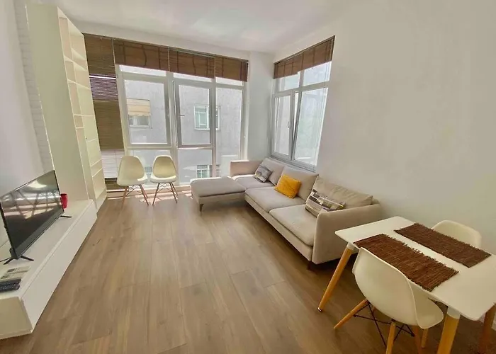 Apartment At “Kompleksi Kika 2”